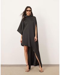 ARRANGE - Robe courte à col montant et manches effet cape avec ourlet asymétrique - Lyst