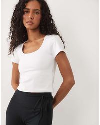 4505 - Active Scoop Neck Baby Tee With Inner Bra And Removable Padding - Lyst