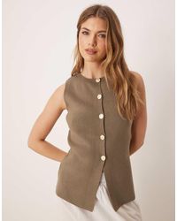 ASOS - Chaleco De Traje Marrón Moca Estructurado Con Cuello Redondo Y Botones Dorados De Punto De - Lyst