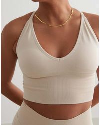 Aim'n - Bralette Arcilla Moldeador Con Tirantes Cruzados En La Espalda Sin Costuras De -Neutro - Lyst