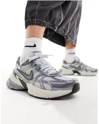 Nike - V2k run - sneakers unisex platino e argento - Lyst