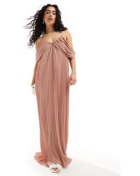 TFNC London - L'invitée - robe longue à épaules nues en mousseline plissée - marron rose - Lyst