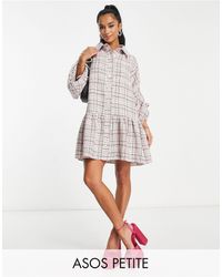 ASOS - Asos design petite - robe chemise babydoll courte en tissu bouclé avec ourlet à basque - crème et rose - Lyst
