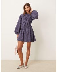 ASOS - Vestido Corto Azul Con Detalle De Costuras Asimétricas, Diseño Fruncido Y Estampado Floral Dibujado De - Lyst