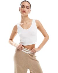 agon® - V Neck Crop Top - Lyst