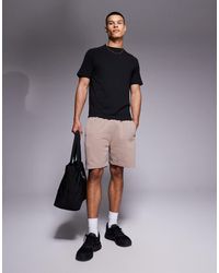 4505 - Icon - short molletonné en coton épais à séchage rapide - taupe délavé - Lyst