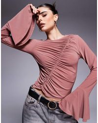 ASOS - Top De Manga Larga Acampanada Con Detalle Fruncido Asimétrico De -Marrón - Lyst