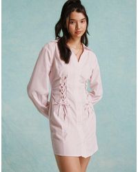 Miss Selfridge - Vestido camisero corto rosa a rayas con cordones - Lyst