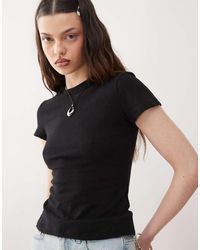 Weekday - Aansluitend T-Shirt Van Linnenmix - Lyst