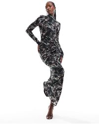 ASOS - Maxi-Jurk Van Mesh Met Lange Mouwen, Rimpeleffect En Donkere Abstracte Print - Lyst