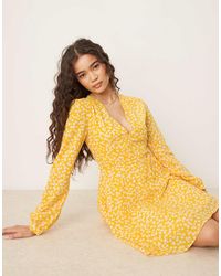 Glamorous - V-Neck Waist Tie Mini Dress - Lyst