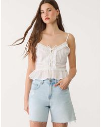 Stradivarius - Top Con Volant E Spalline Sottili - Lyst