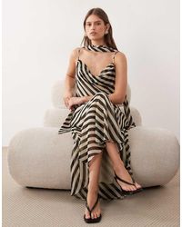 Mango - Gestreepte Maxi Jurk Met Lage Ronde Hals, Bandjes En Sjaaldetail - Lyst