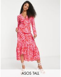 ASOS - Asos design tall - vestito midi con fondo asimmetrico e stampa a fiori divisa rosa e rossa - Lyst