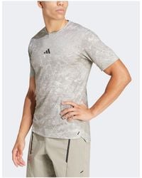 adidas Originals - Adidas training - essentials - t-shirt imprimé - gris - Lyst