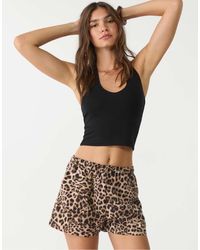 Stradivarius - Losse Shorts Met Elastische Tailleband En Luipaardprint - Lyst
