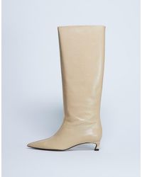 TOPSHOP - Botas Por La Rodilla Amarillo Crema Con Puntera Fina De Cuero Premium Sophie De -Blanco - Lyst