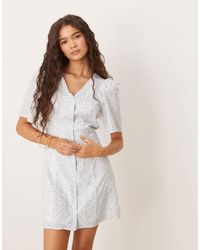 Glamorous - – kurzärmliges freizeitkleid mit em blümchenmuster und knopfleiste - Lyst