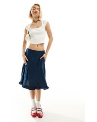 Motel - Godet Detail Linen Knee Length Skirt - Lyst