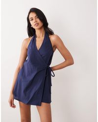 ASOS - – kurzes neckholder-sommerkleid aus baumwollleinen - Lyst