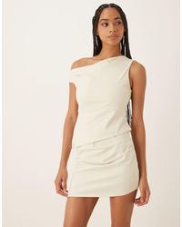 ASOS - Top Amarillo Pastel Con Hombro Caído Y Detalle Retorcido De (Parte De Un Conjunto)-Neutro - Lyst