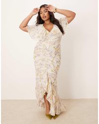 ASOS - Asos Design Curve Pintuck Maxi Dress With Cape Flutter Sleeve - Lyst