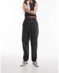 TOPSHOP - Pantalones Negros Con Pinzas De Cuero Sintético De - Lyst
