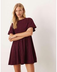 ASOS - Vestido Corto Estilo Camiseta Con Detalle De Pespuntes De Pana De -Rojo - Lyst