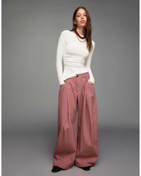 Bershka - T-Shirt Bianca Asimmetrica A Maniche Lunghe - Lyst