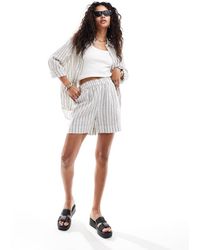 ONLY - Gestreepte Short Van Linnenmix Met Elastische Taille - Lyst