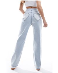 Miss Selfridge - – gerade geschnittene jeans mit ausgeblichener waschung und herztasche - Lyst