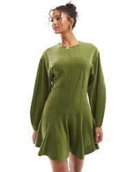 ASOS - Robe courte évasée en velours à larges côtes et goutte d'eau dans le dos - Lyst