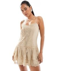Stradivarius - Vestito Con Spalline Sottili Corto Con Dettaglio - Lyst