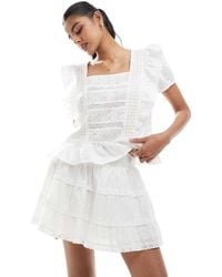 Bershka - Minigonna A Balze Bianca Con Ricamo - Lyst