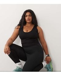 4505 - Curve Seamless V Neck Vest With Inner Bra - Lyst