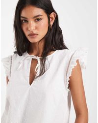 Pieces - Tie Front Sleeveless Dobby Top - Lyst