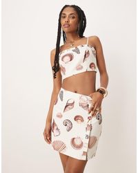 Forever New - Minifalda Beis Con Estampado De Conchas De (Parte De Un Conjunto)-Blanco - Lyst