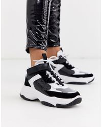 Calvin Klein – Missie – Schwarzweiße Hightop-Sneaker mit dicker Profilsohle