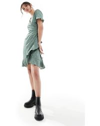 ONLY - Vestito Corto A Portafoglio Con Stampa A Pois E Volant - Lyst
