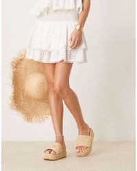 ASOS - Mules style festival avec semelle plateforme et semelle moulée - naturel - Lyst