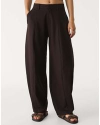 Stradivarius - Elegante Broek Met Wijde Pijpen En Naaddetail - Lyst
