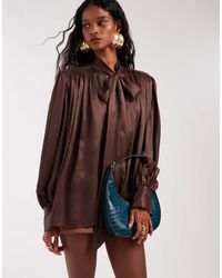 ASOS - Borsa Da Spalla Arrotondata Asimmetrica Turchese Scuro Effetto Coccodrillo Con Fibbie - Lyst
