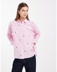 ONLY - Camisa Rosa Claro A Rayas Con Bordado De Corazones De - Lyst