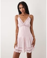 Miss Selfridge - Robe courte à bretelles avec détails en dentelle - rose - Lyst
