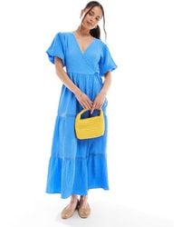 Wednesday's Girl - Textured Wrap Detail Puff Sleeve Midi Dress - Lyst