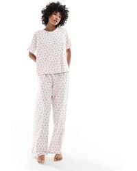 Monki - Tulah Soft Short Sleeve T-shirt And Bottoms Pyjama Set - Lyst