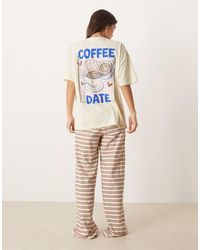 ASOS - Pigiama Oversize Marrone Composto Da T-Shirt Con Stampa Grafica Coffee E Pantaloni A Fondo Ampio - Lyst