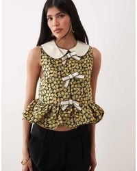 Sister Jane - Jacquard Peplum Collar Detail Sleeveless Blouse - Lyst