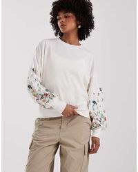 ONLY - Crew Neck Jumper With Floral Sleeve Detail - Lyst