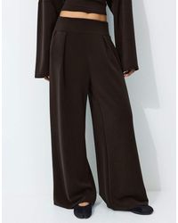 Stradivarius - Soft-touch Wide-leg Trousers With Darts - Lyst